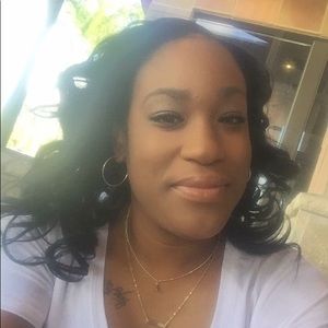 Meet your Posher, Candice